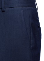 Detail View -Click To Enlarge 'Contour' virgin wool cropped pants