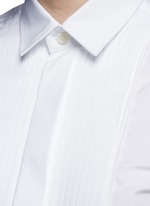Detail View -Click To Enlarge Plissé pleat bib poplin shirt