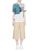Figure View -Click To Enlarge 'Daniel' scenic floral print basketweave T-shirt