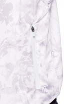 Detail View -Click To Enlarge 'White Palm' print hooded run vest