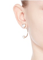 Figure View -Click To Enlarge 'Rockstud' hanging pearl single earring