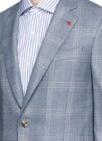 Detail View -Click To Enlarge 'Gregory' wool houndstooth suit