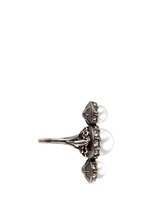 Figure View -Click To Enlarge Inset crystal glass pearl ring