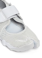 Detail View -Click To Enlarge 'Air Rift BR' running sneakers