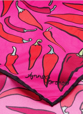 Detail View - Click To Enlarge - ANNA CORONEO - 'Chillies' print silk twill scarf
