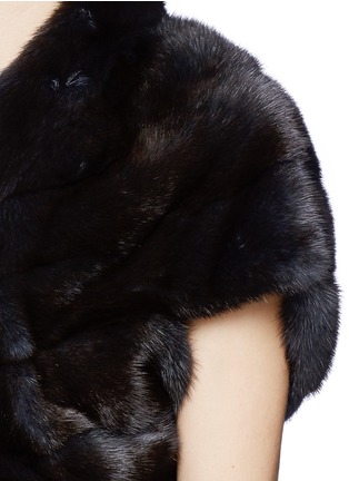 Detail View - Click To Enlarge - FLAMINGO - Mink fur cape