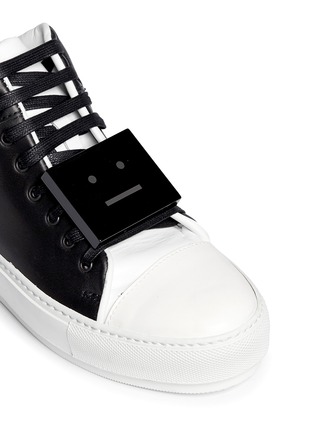 Detail View - Click To Enlarge - ACNE STUDIOS - 'Cleo' emoticon plate leather sneaker