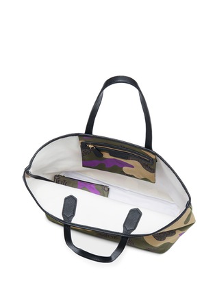 Detail View - Click To Enlarge - MISCHA - 'Jet Set' camouflage hexagon print tote