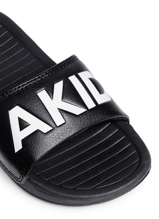 Detail View - Click To Enlarge - AKID - 'Aston' embossed logo kids slide sandals