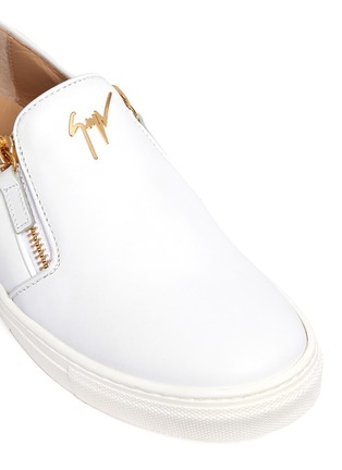 Detail View - Click To Enlarge - 73426 - 'Gary' double zip leather kids slip-ons