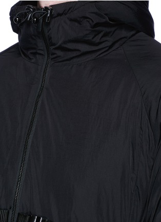 Detail View - Click To Enlarge - 74024 - Buckle strap padded jacket
