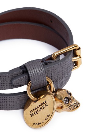 Detail View - Click To Enlarge - ALEXANDER MCQUEEN - Skull charm double wrap embossed leather bracelet