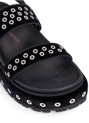 Detail View - Click To Enlarge - ALEXANDER MCQUEEN - Eyelet velvet slingback platform sandals