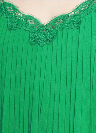 Detail View - Click To Enlarge - ALICE & OLIVIA - 'Mimi' lace trim pleated cold shoulder dress