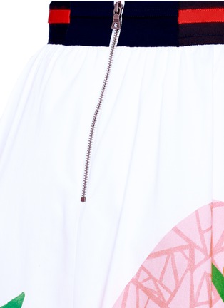 Detail View - Click To Enlarge - ALICE & OLIVIA - 'Earla' bird and plant print flared skirt