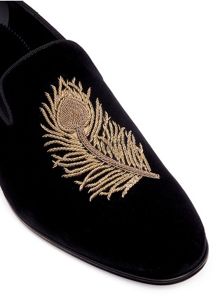Detail View - Click To Enlarge - ALEXANDER MCQUEEN - Feather embroidered velvet loafers
