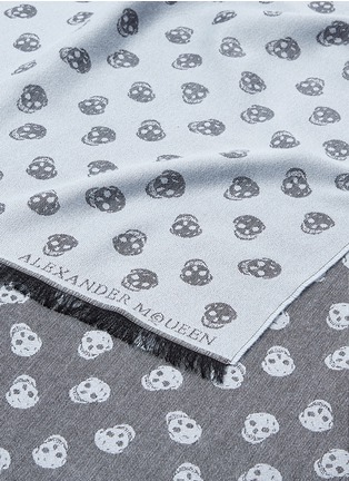 Detail View - Click To Enlarge - ALEXANDER MCQUEEN - Skull jacquard wool-silk scarf