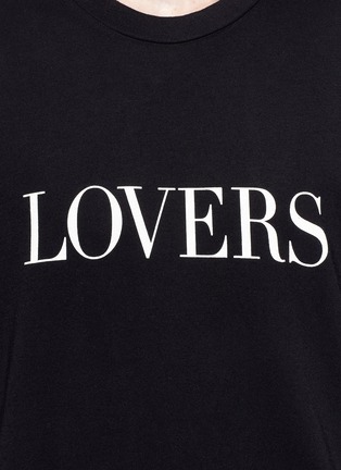 Detail View - Click To Enlarge - AMIRI - 'Lovers' print T-shirt