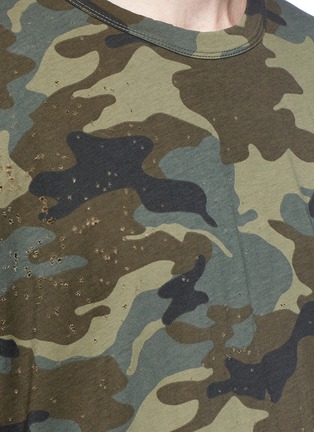 Detail View - Click To Enlarge - AMIRI - Distressed camouflage print T-shirt