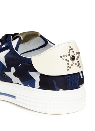 Detail View - Click To Enlarge - VALENTINO GARAVANI - 'Camustars' print sneakers