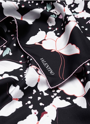 Detail View - Click To Enlarge - VALENTINO GARAVANI - Butterfly floral print silk twill scarf