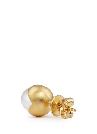 Detail View - Click To Enlarge - BELINDA CHANG - 'Fruity' 18k gold plated pearl stud earrings