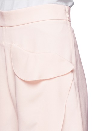 Detail View - Click To Enlarge - CHLOÉ - Ruffle silk crepe shorts