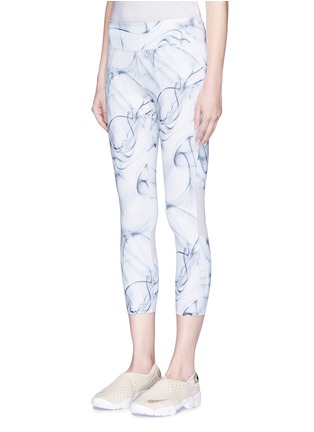 Front View - Click To Enlarge - CALVIN KLEIN PERFORMANCE - Smoke print cropped performance leggings