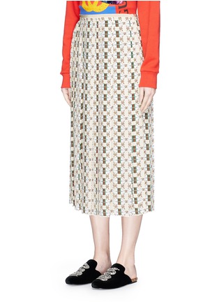 Front View - Click To Enlarge - GUCCI - 'Web Kisses' print pleated silk crepe skirt