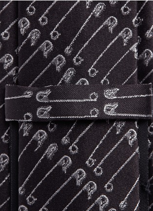 Detail View - Click To Enlarge - ALEXANDER MCQUEEN - Skull safety pin jacquard silk tie
