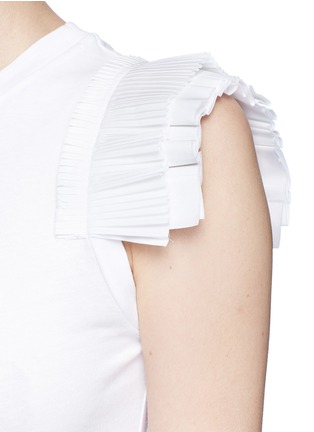 Detail View - Click To Enlarge - ALEXANDER MCQUEEN - Pleated shoulder cotton top