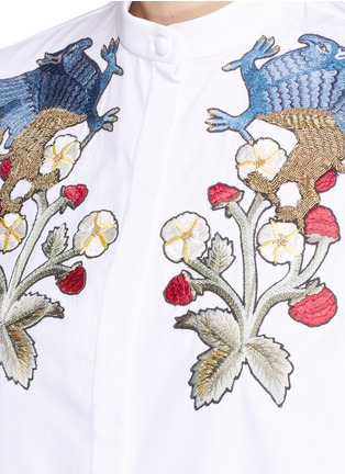 Detail View - Click To Enlarge - ALEXANDER MCQUEEN - Falcon and floral appliqué cotton poplin shirt