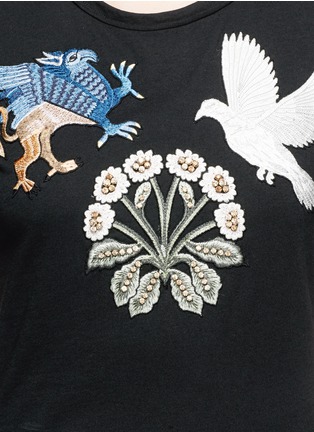 Detail View - Click To Enlarge - ALEXANDER MCQUEEN - Swallow gryphon and floral appliqué T-shirt