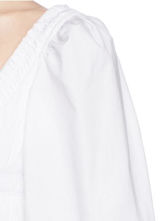 Detail View - Click To Enlarge - ALEXANDER MCQUEEN - Bow tie smocked cotton poplin long dress