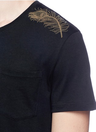 Detail View - Click To Enlarge - ALEXANDER MCQUEEN - Feather print T-shirt