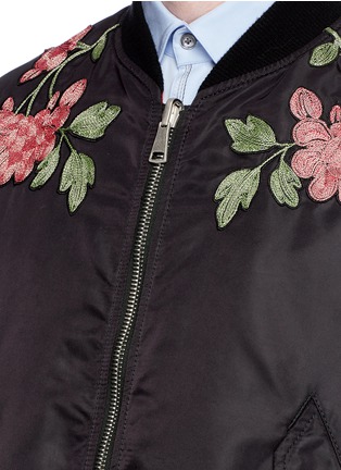 Detail View - Click To Enlarge - GUCCI - Floral embroidered reversible padded bomber jacket