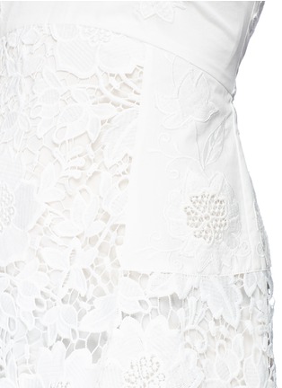 Detail View - Click To Enlarge - ALICE & OLIVIA - 'Susan' floral embroidered poplin and lace halterneck dress
