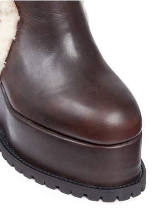 Detail View - Click To Enlarge - SACAI - Colourblock leather and shearling wedge platform boots