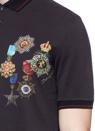 Detail View - Click To Enlarge - - - Medal print polo shirt