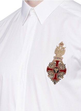 Detail View - Click To Enlarge - - - 'Gold' crest embroidered poplin shirt