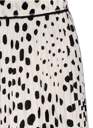 Detail View - Click To Enlarge - MARC JACOBS - Spot print pleated crepe de Chine skirt