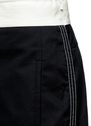 Detail View - Click To Enlarge - CHLOÉ - Knotted cuff colourblock twill nautical shorts