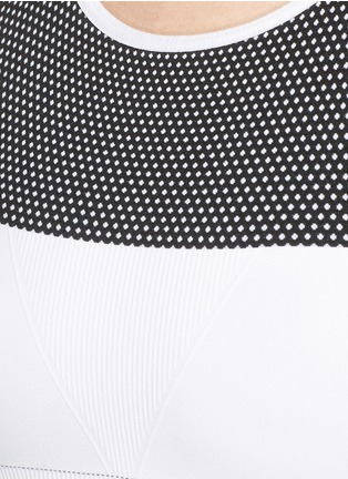 Detail View - Click To Enlarge - ALALA - 'Ace' seamless panelled sports bra