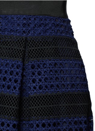 Detail View - Click To Enlarge - SELF-PORTRAIT - Crosshatch pleated mix lace skirt
