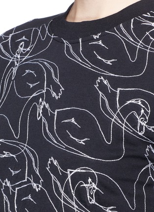 Detail View - Click To Enlarge - VICTORIA, VICTORIA BECKHAM - Scribble swan embroidered T-shirt