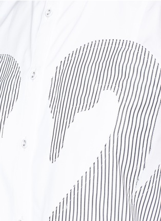 Detail View - Click To Enlarge - VICTORIA, VICTORIA BECKHAM - Swan appliqué cotton shirt