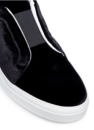 Detail View - Click To Enlarge - PIERRE HARDY - 'Slider' elastic band velvet sneakers