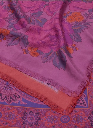 Detail View - Click To Enlarge - FRANCO FERRARI - Floral paisley print silk twill scarf