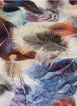 Detail View - Click To Enlarge - FRANCO FERRARI - 'Evans Wash' feather print wool-cashmere scarf