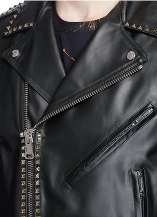 Detail View - Click To Enlarge - VALENTINO GARAVANI - Rockstud Untitled 20' calfskin leather jacket